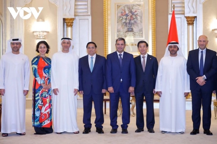 PM Vietnam, Pham Minh Chinh Menyambut Baik Grup-Grup UAE Lakukan Kerja Sama dan Investasi di Vietnam - ảnh 1