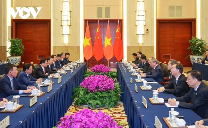 PM Vietnam, Pham Minh Chinh Lakukan Pembicaraan dengan PM Dewan Rakyat Tiongkok, Li Qiang - ảnh 2