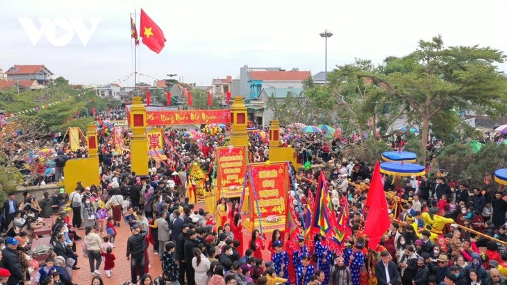 Upacara Haul Cikal Bakal, Ciri Budaya Khas pada Awal Musim Semi di Kota madya Quang Yen, Provinsi Quang Ninh - ảnh 2