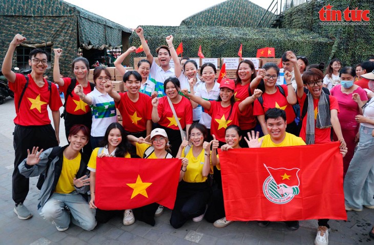 Suasana Persiapan Peringatan HUT ke-50 Penyatuan Tanah Air - ảnh 2