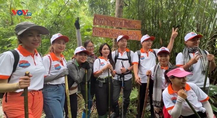 Trekking di Lereng Timur Tam Dao Provinsi Thai Nguyen: Menyentuh Keindahan Murni Vietnam - ảnh 2