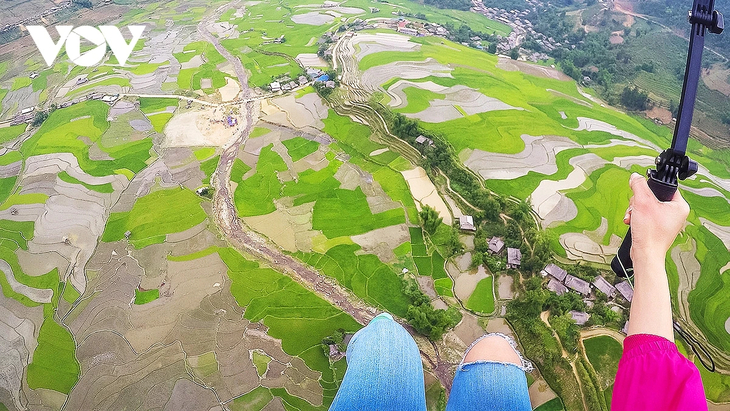 Menjelajahi Sawah Terasering Mu Cang Chai di Musim AirTumpah - ảnh 11