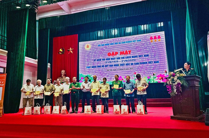 Mencanangkan Dukungan untuk Dana Korban Agen Oranye/Dioxin Vietnam - ảnh 2