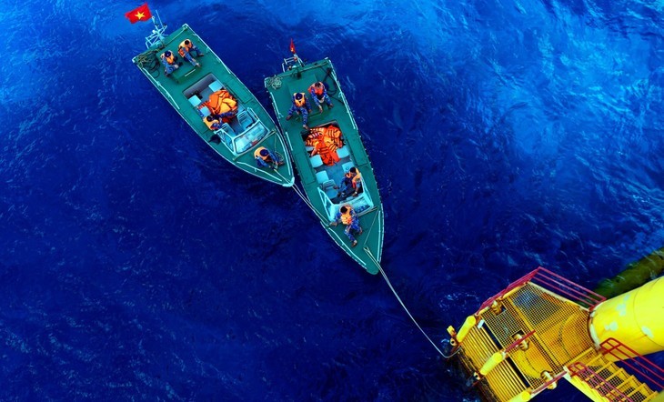 Rumah Sakit Bergerak di Laut: Jembatan Penghubung antara Daratan dan Pulau Jauh - ảnh 6