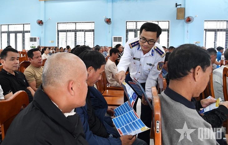 Da Nang dan Hai Phong Tingkatkan Sosialisasi Hukum Terkait Penanggulangan Penangkapan  Ikan Ilegal IUU kepada Nelayan - ảnh 1