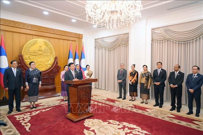 Laos Tegaskan Negara-Negara Sahabat dan Organisasi Internasional Berikan Kontribusi Penting bagi Perjalanan Pembangunan 50 Tahun - ảnh 2