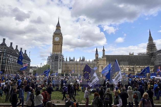 EU, UK delay next round of Brexit negotiation - ảnh 1