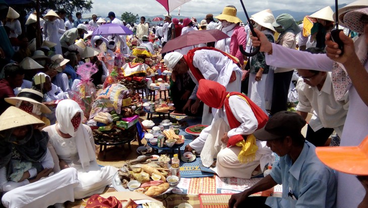 Funeral customs of the Brahmin Cham ethnic minority - ảnh 1