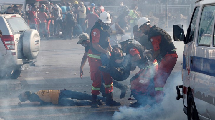 238 people injured in Beirut protests  - ảnh 1