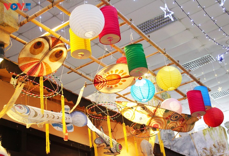 Vibrant Mid-Autumn Festival in Hanoi - ảnh 22