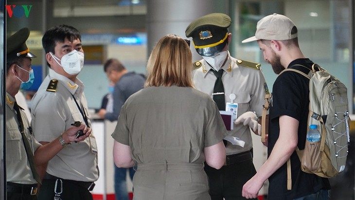 Вьетнам временно приостановит выдачу виз иностранцам на въезд в страну с нуля часов 18 марта - ảnh 1