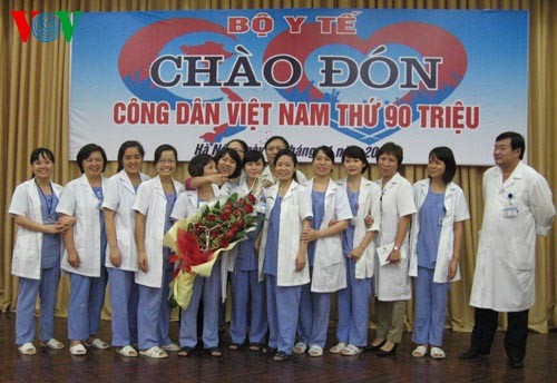 Việt Nam đón công dân thứ 90 triệu - ảnh 2