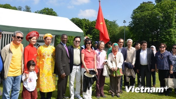 Ngày hội hữu nghị và đoàn kết ASEAN tại Pháp  - ảnh 1