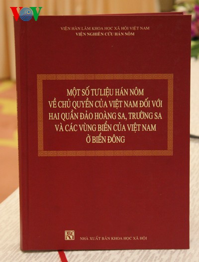 Công bố sách tư liệu Hán Nôm về chủ quyền của Việt Nam với hai quần đảo Hoàng Sa và Trường Sa - ảnh 1