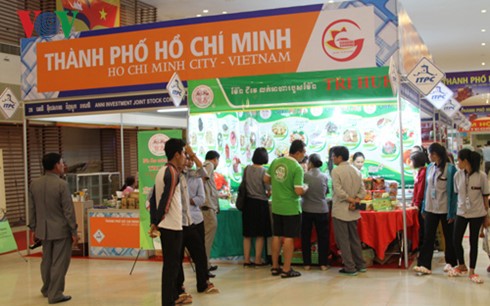 Khai mạc Hội chợ thương mại Việt Nam 2016 tại Campuchia - ảnh 2