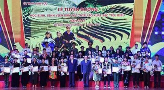 Tuyên dương học sinh, sinh viên dân tộc thiểu số xuất sắc, tiêu biểu 2017 - ảnh 1