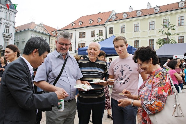 Việt Nam tỏa sáng tại lễ hội văn hóa châu Á 2019 ở Bratislava (Slovakia) - ảnh 3