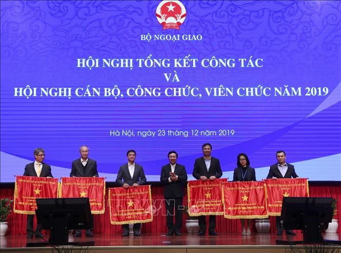 Ngành Ngoại giao quyết tâm thực hiện thắng lợi mọi nhiệm vụ đối ngoại - ảnh 1