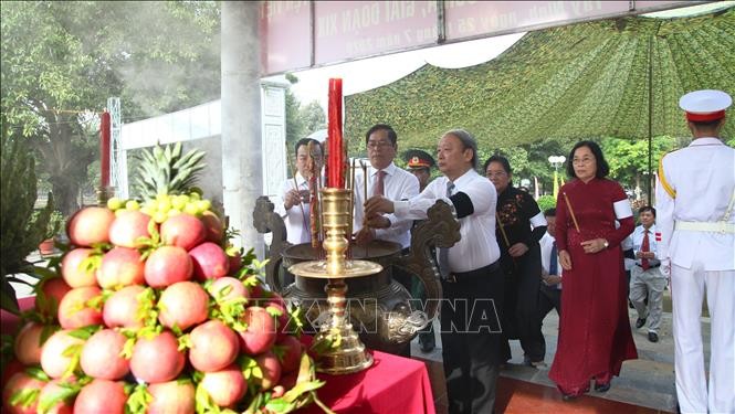 Tây Ninh truy điệu, an táng 149 hài cốt liệt sĩ quân tình nguyện Việt Nam từ chiến trường Campuchia - ảnh 1