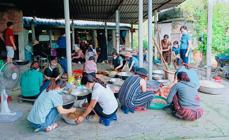 Tình nghĩa đồng bào hỗ trợ người dân vùng dịch khắc phục khó khăn - ảnh 1