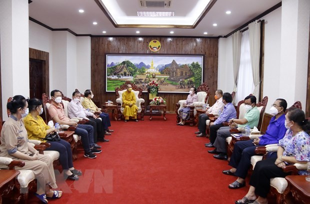 Chư tăng ni, Phật tử Việt Nam tại Lào chung tay cùng người dân sở tại chống dịch - ảnh 1