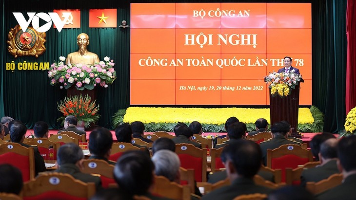 Lực lượng công an nhân dân đẩy mạnh hơn nữa công tác phòng chống tham nhũng, tiêu cực - ảnh 2