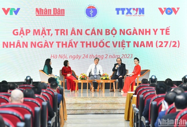 Nỗ lực vì sức khỏe nhân dân- Y tế vượt khó - ảnh 2