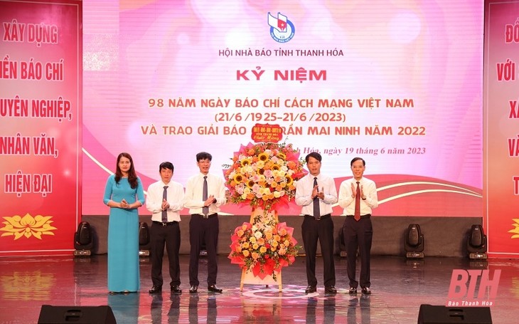 Sôi nổi các hoạt động kỷ niệm 98 năm ngày báo chí cách mạng Việt Nam - ảnh 1