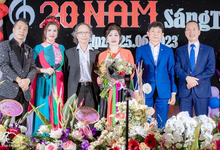 Nhạc sĩ, soạn giả Hoàng Thị Dư: 20 năm gìn giữ những làn điệu dân ca nơi xa xứ - ảnh 4