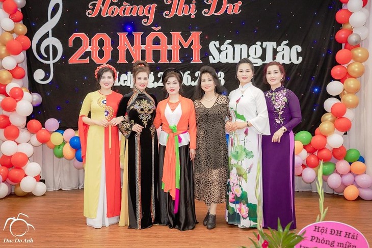 Nhạc sĩ, soạn giả Hoàng Thị Dư: 20 năm gìn giữ những làn điệu dân ca nơi xa xứ - ảnh 5