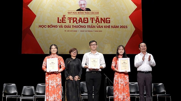 Lần đầu tiên trao giải thưởng và học bổng Trần Văn Khê - ảnh 2