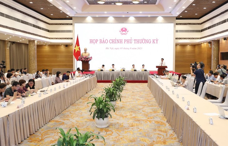 Họp báo Chính phủ thường kỳ: không tăng học phí các bậc học trong năm học 2023-2024 - ảnh 1