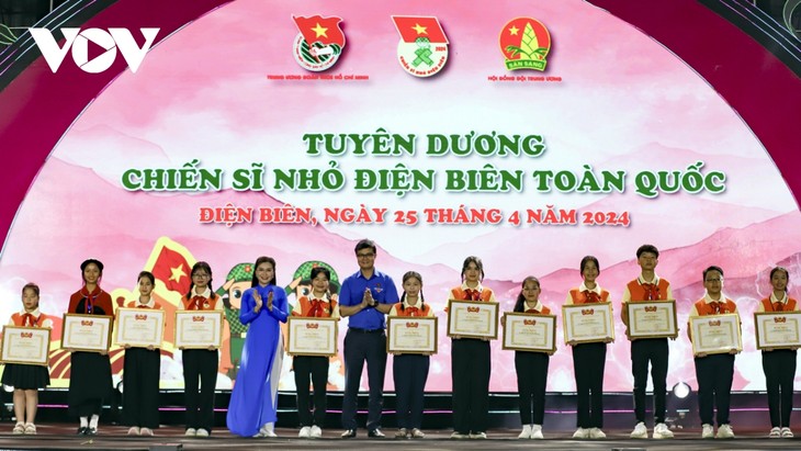 Tuyên dương 200 “Chiến sĩ nhỏ Điện Biên” toàn quốc lần thứ V năm 2024 - ảnh 1