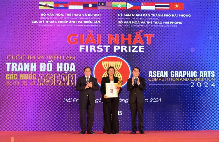 Trao giải và triển lãm tranh đồ họa các nước ASEAN - ảnh 1