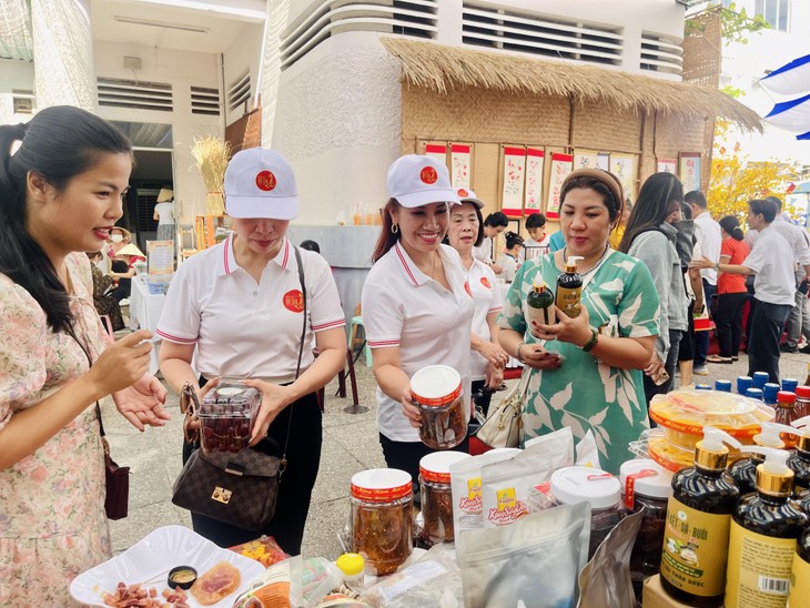 Quỹ nhân ái, Hoa hậu Áo dài phu nhân toàn Châu Âu mang “Xuân an vui” đến những hoàn cảnh khó khăn tại TPHCM - ảnh 19