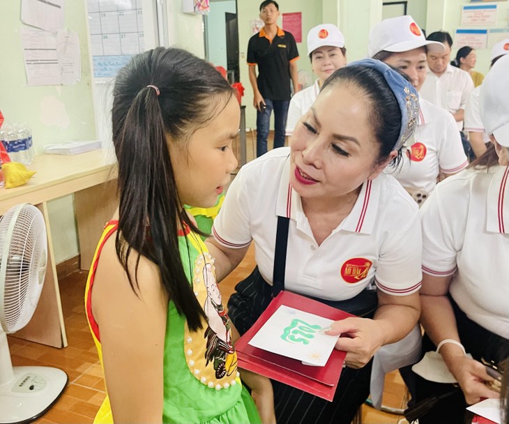 Quỹ nhân ái, Hoa hậu Áo dài phu nhân toàn Châu Âu mang “Xuân an vui” đến những hoàn cảnh khó khăn tại TPHCM - ảnh 22