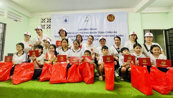 Quỹ nhân ái, Hoa hậu Áo dài phu nhân toàn Châu Âu mang “Xuân an vui” đến những hoàn cảnh khó khăn tại TPHCM - ảnh 9