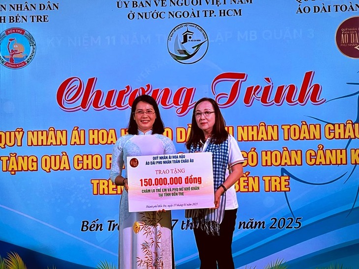 Áo dài phu nhân và hành trình Xuân an vui trên quê hương - ảnh 7