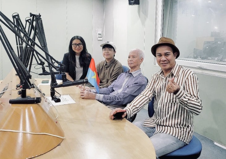 Ba thế hệ với tình yêu quê hương Việt Nam - ảnh 1