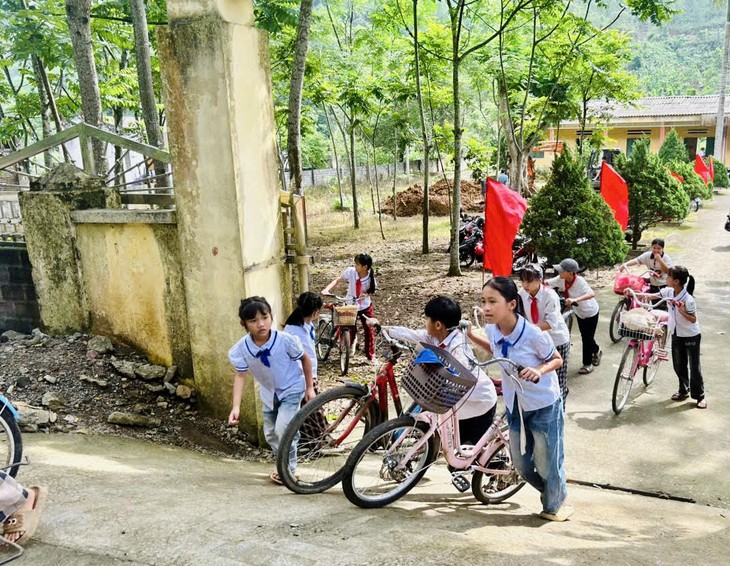Khởi công xây dựng điểm trường Đá Đỏ - Rút ngắn quãng đường đến trường cho trẻ em vùng cao - ảnh 10