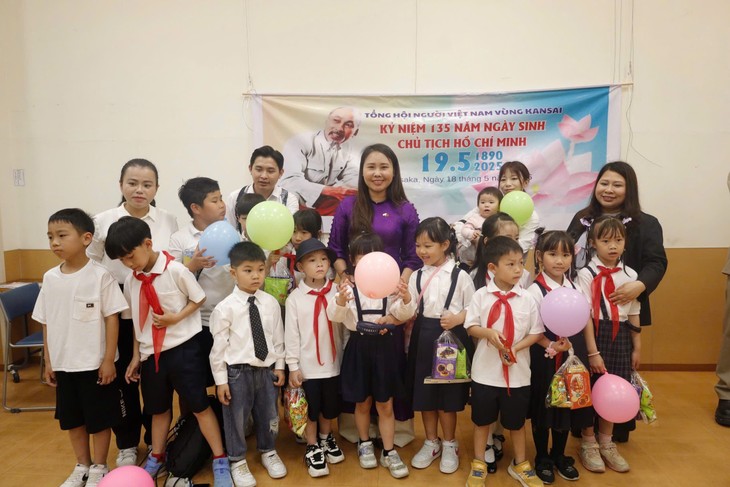 Người Việt ở Kansai, Nhật Bản kỷ niệm 135 năm ngày sinh Chủ tịch Hồ Chí Minh - ảnh 4