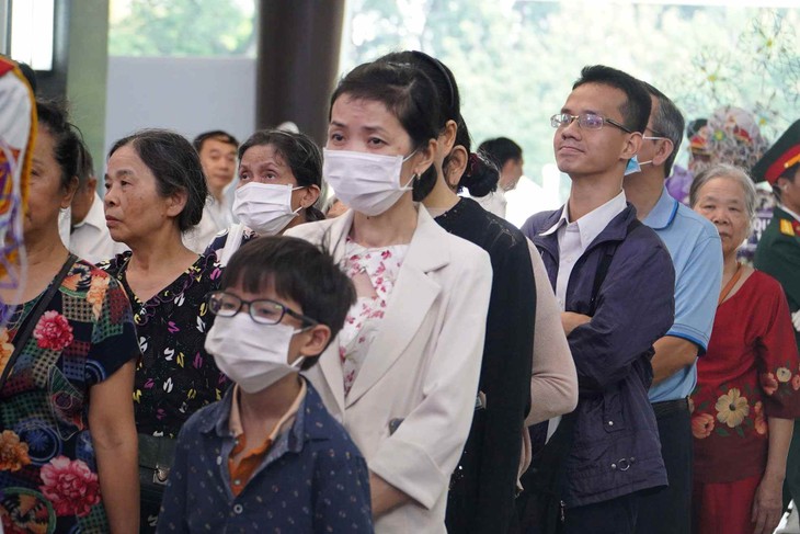 Người dân cả nước thành kính tưởng nhớ nguyên Chủ tịch nước Trần Đức Lương - ảnh 2