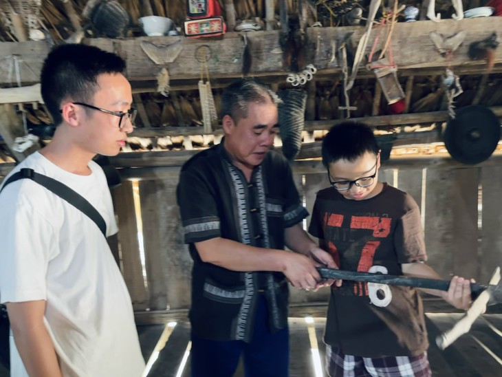 Ông Nguyễn Văn Thương và bộ sưu tập lưu giữ những nét đẹp văn hóa người Mường, Hòa Bình - ảnh 4