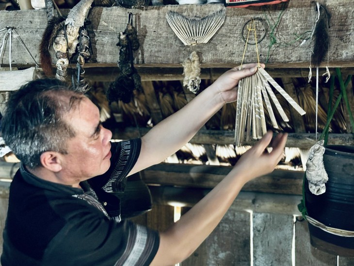 Ông Nguyễn Văn Thương và bộ sưu tập lưu giữ những nét đẹp văn hóa người Mường, Hòa Bình - ảnh 5