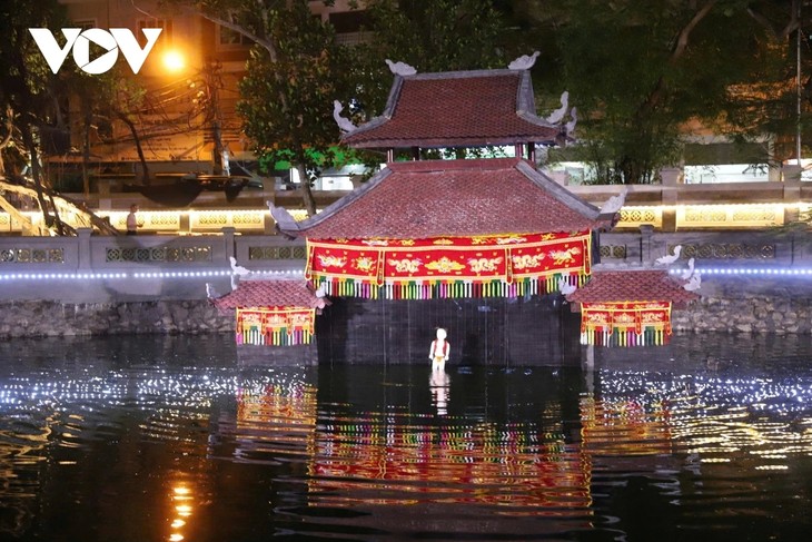 Không gian di sản trong tour đêm “Dấu thiêng Hàng Kênh” - ảnh 2