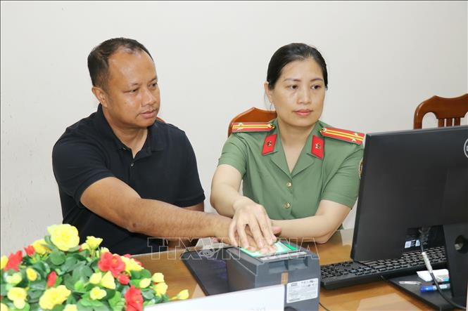 Tích cực triển khai 50 ngày cấp định danh điện tử mức độ 2 cho người nước ngoài cư trú tại Việt Nam - ảnh 1