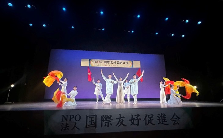 Hội người Việt Nam vùng Kansai - Viết tiếp câu chuyện hòa bình - ảnh 5