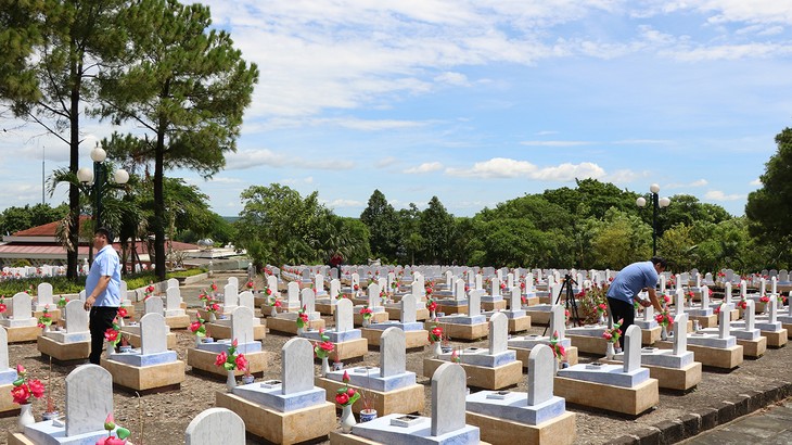 Khoảng lặng bên những phần mộ “chưa rõ tên” - ảnh 4