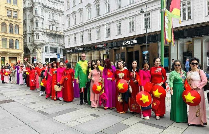 Ngày hội Việt phục bộ hành tại Châu Âu – hòa chung niềm tự hào dân tộc nhân kỷ niệm 80 năm Quốc khánh Việt Nam - ảnh 34