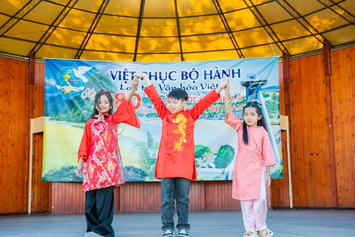 Ngày hội Việt phục bộ hành tại Châu Âu – hòa chung niềm tự hào dân tộc nhân kỷ niệm 80 năm Quốc khánh Việt Nam - ảnh 10